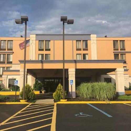 Wingate By Wyndham Fishkill Otel Dış mekan fotoğraf